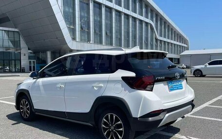 Toyota Yaris, 2022 год, 1 395 000 рублей, 10 фотография