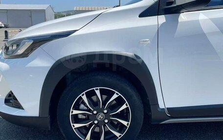 Toyota Yaris, 2022 год, 1 395 000 рублей, 8 фотография