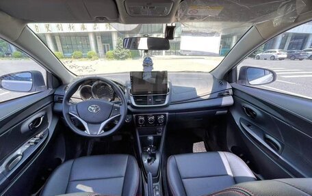 Toyota Yaris, 2022 год, 1 395 000 рублей, 17 фотография