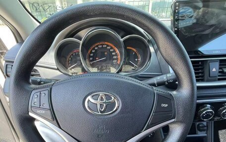 Toyota Yaris, 2022 год, 1 395 000 рублей, 15 фотография