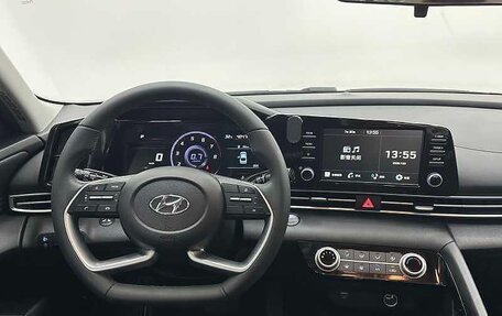 Hyundai Elantra, 2023 год, 1 515 000 рублей, 10 фотография