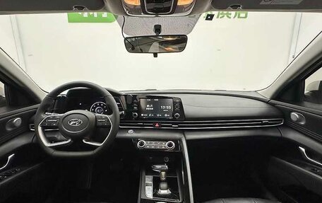 Hyundai Elantra, 2023 год, 1 515 000 рублей, 12 фотография