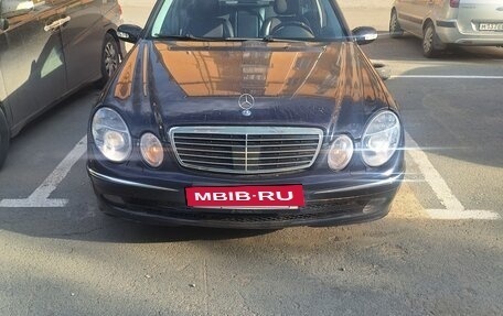 Mercedes-Benz E-Класс, 2004 год, 650 000 рублей, 8 фотография
