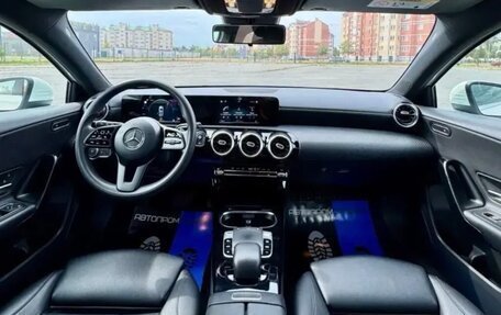 Mercedes-Benz A-Класс, 2018 год, 1 570 000 рублей, 7 фотография