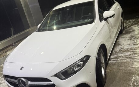 Mercedes-Benz A-Класс, 2018 год, 1 570 000 рублей, 8 фотография