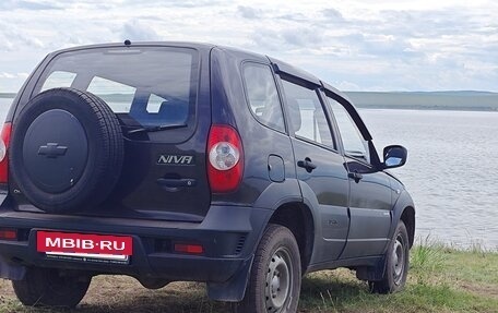 Chevrolet Niva I рестайлинг, 2015 год, 610 000 рублей, 3 фотография