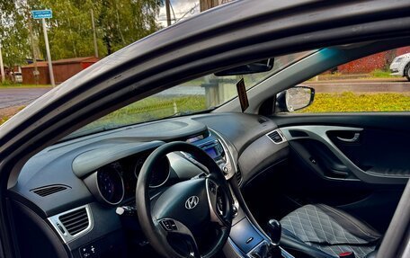 Hyundai Elantra V, 2013 год, 660 000 рублей, 2 фотография