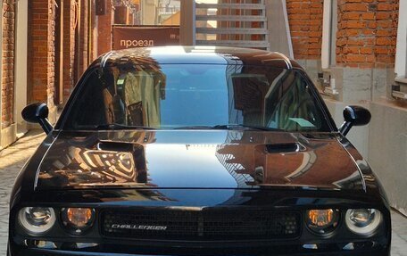 Dodge Challenger III рестайлинг 2, 2013 год, 2 450 000 рублей, 5 фотография