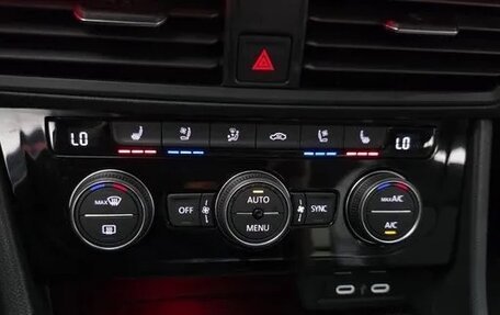 Volkswagen Jetta VII, 2023 год, 2 600 000 рублей, 30 фотография