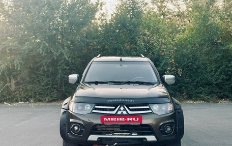 Mitsubishi Pajero Sport II рестайлинг, 2014 год, 1 450 000 рублей, 2 фотография