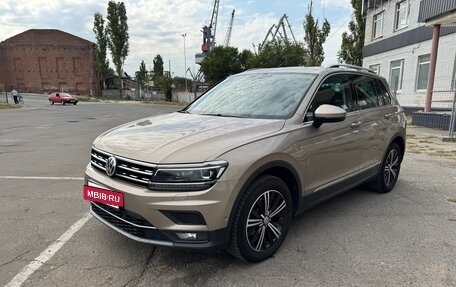 Volkswagen Tiguan II, 2017 год, 2 251 000 рублей, 2 фотография