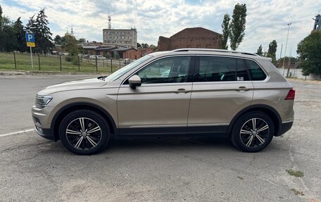 Volkswagen Tiguan II, 2017 год, 2 251 000 рублей, 3 фотография