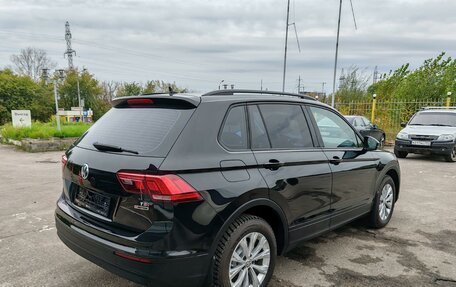 Volkswagen Tiguan II, 2017 год, 1 749 000 рублей, 2 фотография