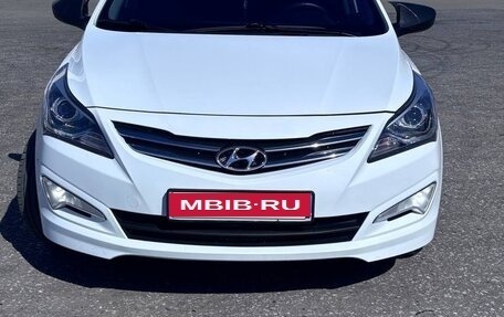 Hyundai Solaris II рестайлинг, 2016 год, 930 000 рублей, 1 фотография