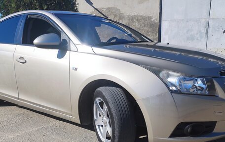 Chevrolet Cruze II, 2010 год, 560 000 рублей, 5 фотография