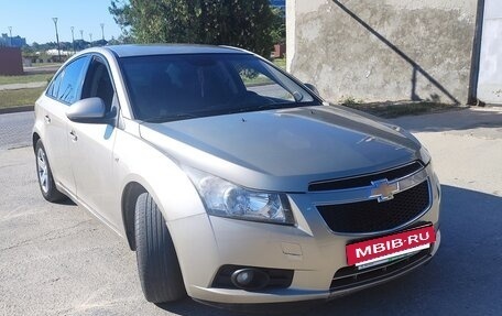 Chevrolet Cruze II, 2010 год, 560 000 рублей, 4 фотография