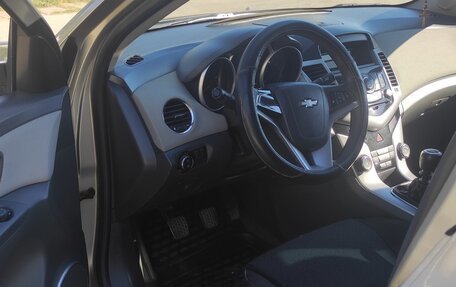 Chevrolet Cruze II, 2010 год, 560 000 рублей, 14 фотография