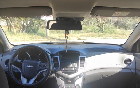 Chevrolet Cruze II, 2010 год, 560 000 рублей, 16 фотография