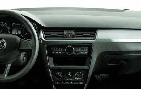 Skoda Rapid I, 2017 год, 1 150 000 рублей, 14 фотография