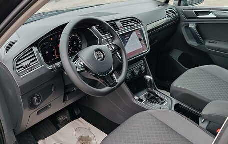 Volkswagen Tiguan II, 2017 год, 1 999 000 рублей, 9 фотография