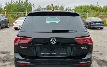 Volkswagen Tiguan II, 2017 год, 1 999 000 рублей, 6 фотография