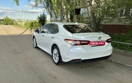 Toyota Camry, 2019 год, 2 800 000 рублей, 4 фотография