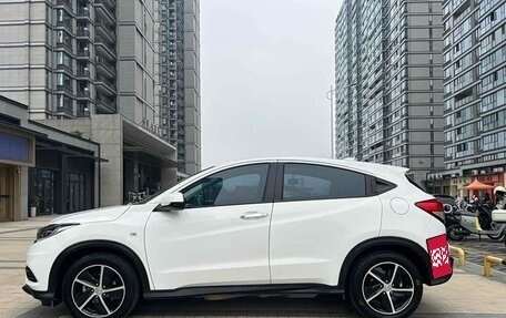 Honda Vezel, 2022 год, 1 569 000 рублей, 3 фотография
