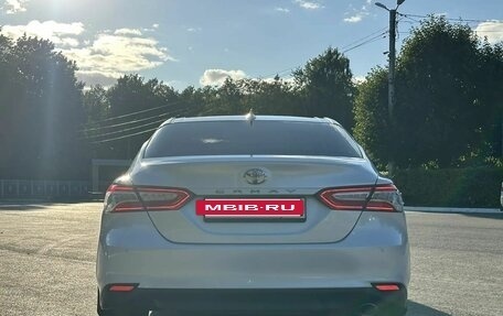 Toyota Camry, 2019 год, 2 800 000 рублей, 5 фотография