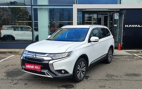 Mitsubishi Outlander III рестайлинг 3, 2019 год, 2 249 000 рублей, 1 фотография