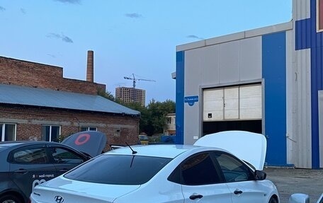 Hyundai Solaris II рестайлинг, 2016 год, 680 000 рублей, 5 фотография