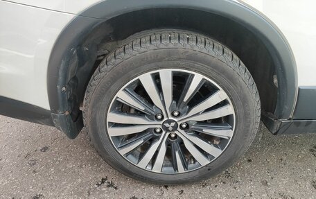 Mitsubishi Outlander III рестайлинг 3, 2019 год, 2 249 000 рублей, 12 фотография
