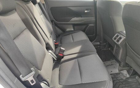 Mitsubishi Outlander III рестайлинг 3, 2019 год, 2 249 000 рублей, 11 фотография