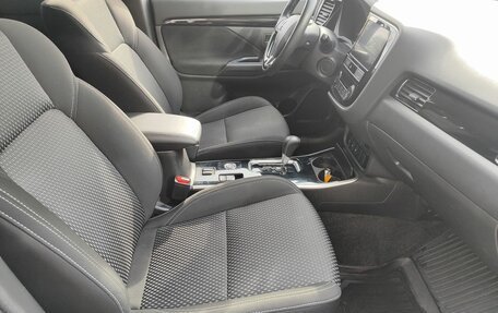 Mitsubishi Outlander III рестайлинг 3, 2019 год, 2 249 000 рублей, 9 фотография