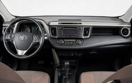 Toyota RAV4, 2018 год, 2 249 000 рублей, 10 фотография