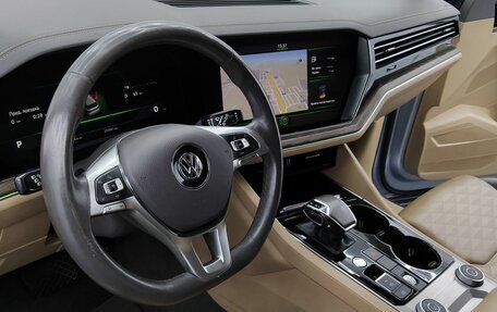 Volkswagen Touareg III, 2019 год, 3 600 000 рублей, 24 фотография