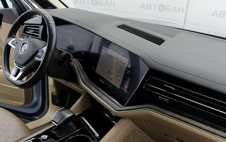 Volkswagen Touareg III, 2019 год, 3 600 000 рублей, 21 фотография