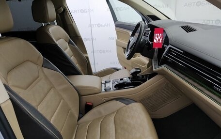 Volkswagen Touareg III, 2019 год, 3 600 000 рублей, 20 фотография