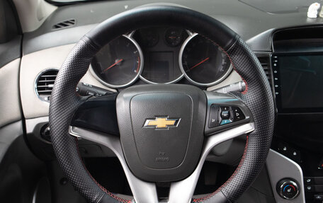 Chevrolet Cruze II, 2010 год, 669 000 рублей, 10 фотография