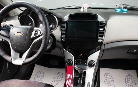 Chevrolet Cruze II, 2010 год, 669 000 рублей, 9 фотография