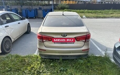 KIA Rio III рестайлинг, 2015 год, 900 000 рублей, 2 фотография
