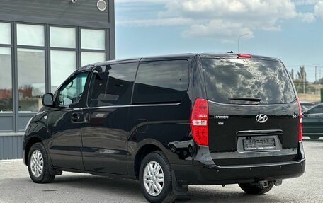 Hyundai H-1 II рестайлинг, 2016 год, 1 780 000 рублей, 5 фотография