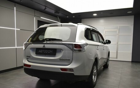 Mitsubishi Outlander III рестайлинг 3, 2014 год, 1 277 000 рублей, 4 фотография