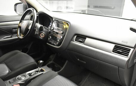 Mitsubishi Outlander III рестайлинг 3, 2014 год, 1 277 000 рублей, 7 фотография
