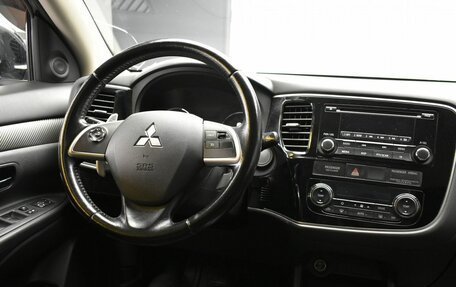 Mitsubishi Outlander III рестайлинг 3, 2014 год, 1 277 000 рублей, 10 фотография