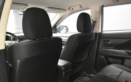Mitsubishi Outlander III рестайлинг 3, 2014 год, 1 277 000 рублей, 23 фотография