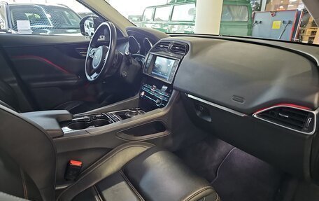 Jaguar F-Pace, 2017 год, 2 700 000 рублей, 12 фотография