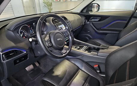 Jaguar F-Pace, 2017 год, 2 700 000 рублей, 10 фотография