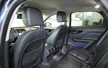 Jaguar F-Pace, 2017 год, 2 700 000 рублей, 14 фотография