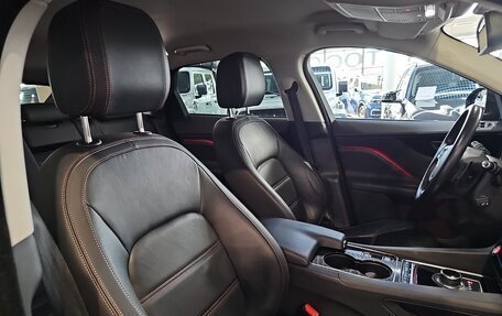 Jaguar F-Pace, 2017 год, 2 700 000 рублей, 18 фотография