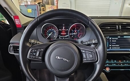 Jaguar F-Pace, 2017 год, 2 700 000 рублей, 11 фотография